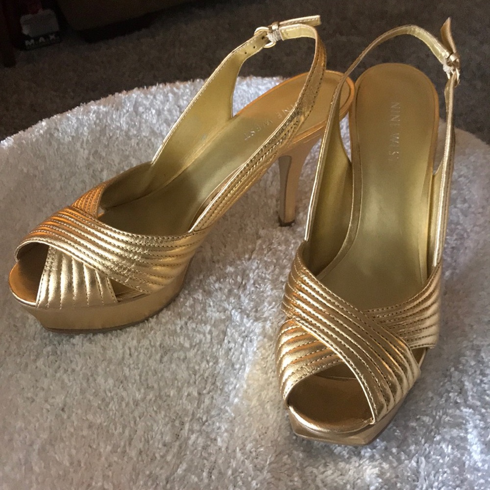 Vegas Baby, Gold Platforms